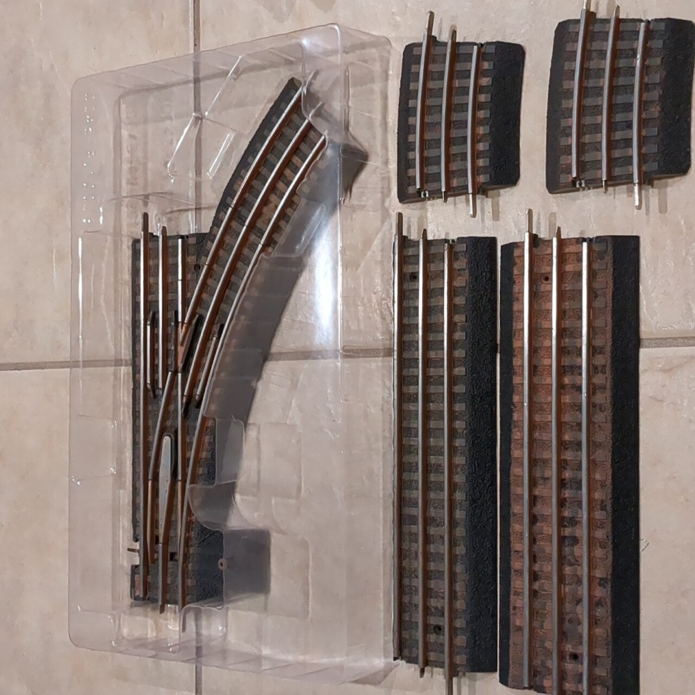 Lionel Fastrack Parts - Picture 3 of 6